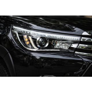 Framstrålkastare OEM V2 2015-2019 (för xenonlampa eller LED, 2 st) Toyota Hilux 2015– foto 1