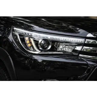 Framstrålkastare OEM V2 2015-2019 (för xenonlampa eller LED, 2 st) foto 1
