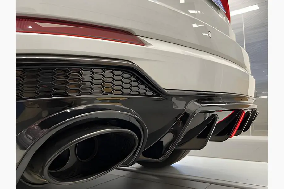 Audi Q3 2019–2025 Bakre diffusor med avgasändrör QRS-Style Image