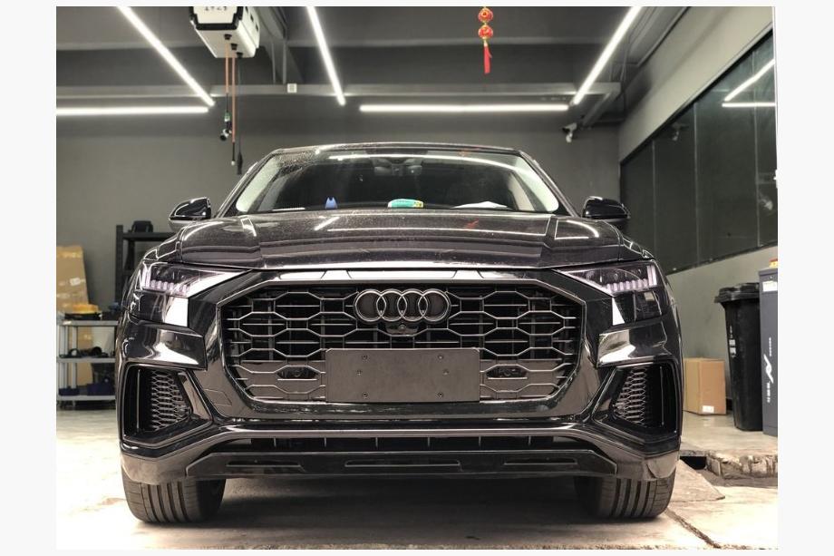 Audi Q8 2018– Kylargrill RSQ-Style (2018-2023, svart) Image