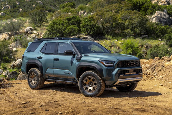 Toyota 4Runner i sjätte generationen 2024: SUV-test Foto 2