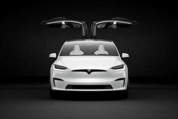 Test av Tesla Model X: facelift av första generationen