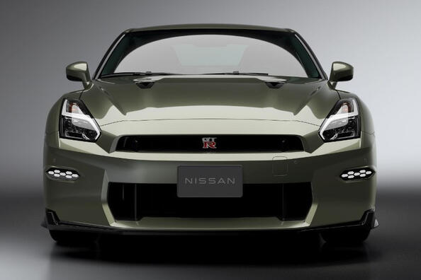 Uppdaterad Nissan GT-R 2023: test av sportcoupé