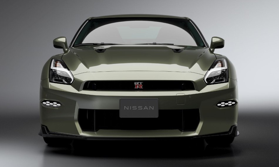 Uppdaterad Nissan GT-R 2023: test av sportcoupé