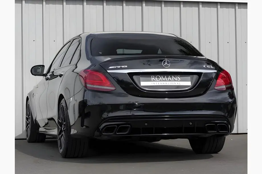 Mercedes C-class W205 2014–2021 Bakre diffuser med avgasändrör, svart (C63 design 2018-2021) Image
