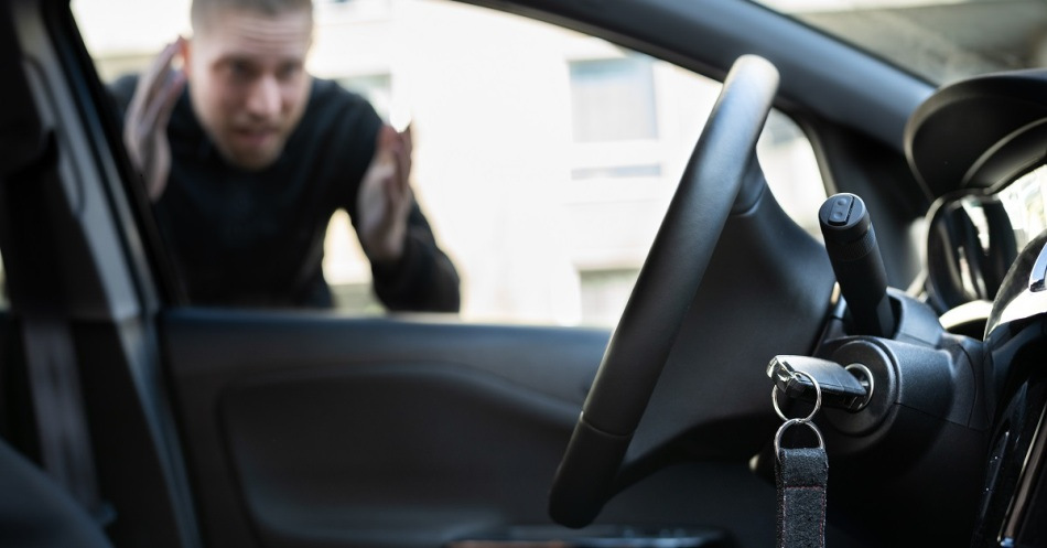 Så öppnar du en bil med låsta dörrar: tips och råd
