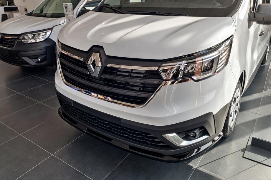 Renault Trafic 2015– Främre läppspoiler 2021+ (ABS) Foto 1