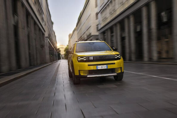 Test av den kompakta stads-elbilen Fiat Grande Panda Electric
