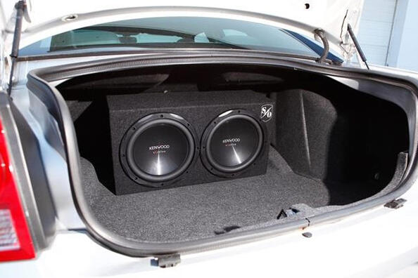 Så väljer du en bra bilsubwoofer: tips för musikälskare