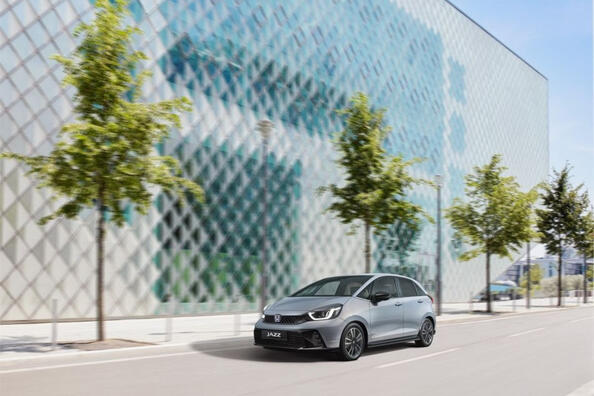 Test av Honda Jazz: facelift av den kompakta halvkombin