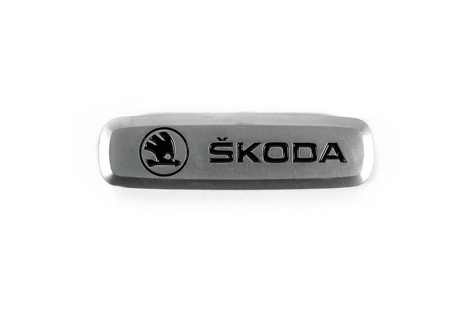 Skoda Aluminiumemblem för bilmattor (1 st) Foto 2