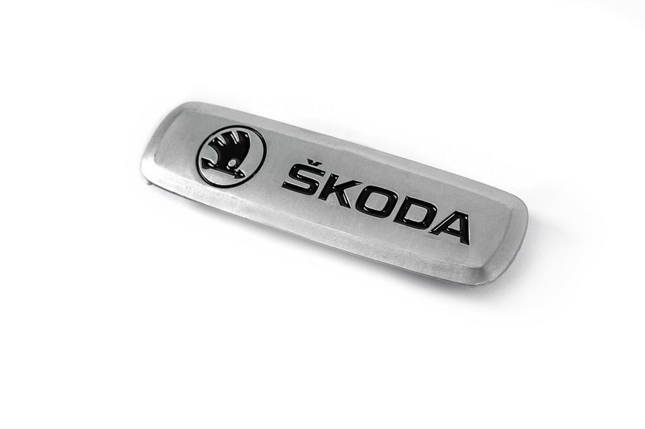 Skoda Aluminiumemblem för bilmattor (1 st) Foto 1