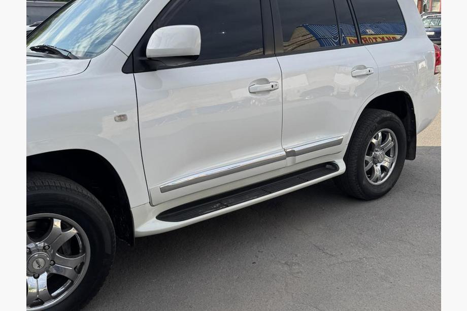 Lexus LX570/450d 2008–2022 Sidosteg V2 Vit färg Foto 8