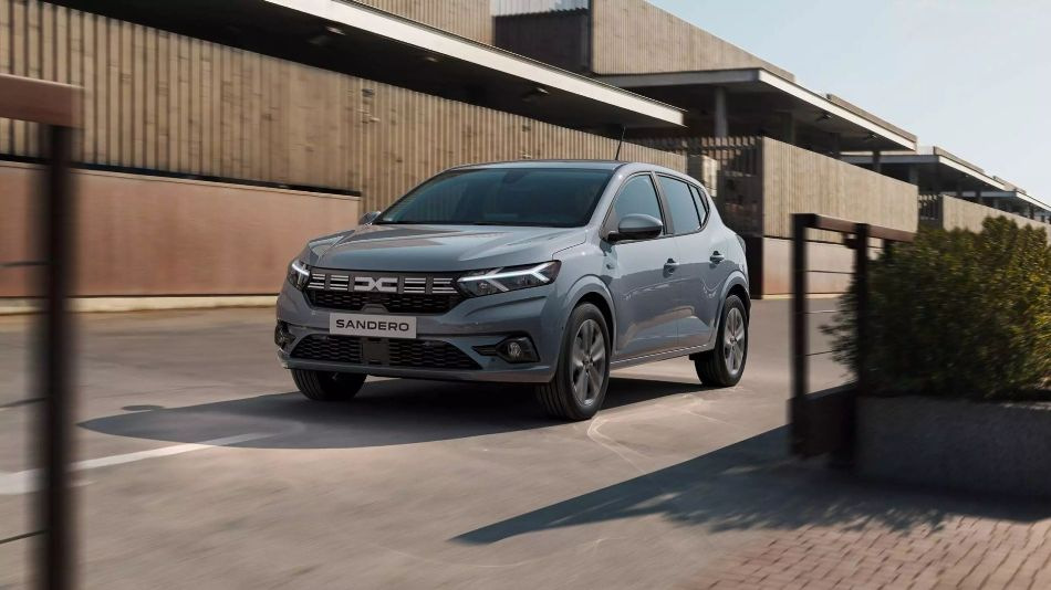 Dacia Sandero: test av den kompakta halvkombin