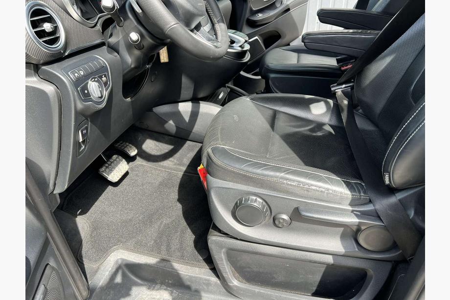 Mercedes Vito/V-klass W447 2014– Premium textilmattor till V-class, ExtraLong, 2 sidomattor (Endast avhämtning, komplett kupé, svart) Foto 1