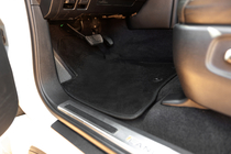 Toyota Land Cruiser 200 2007–2021 Textilmattor Classic V-2 (2012-2021, Svart) foto 8