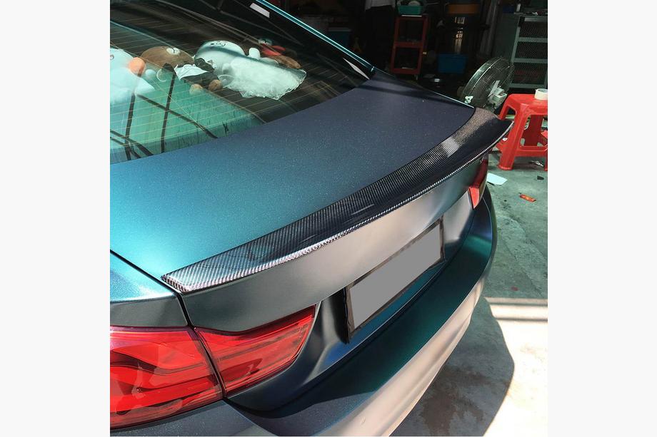 BMW 4-serie F32/F33/F36 2012–2020 Spoiler V5 (för F32, kolfiber) Foto 1
