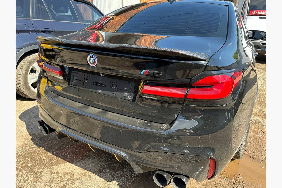 BMW 5-serien G30/G31 2017–2023 Spoiler V2 (för G30/F90, kolfiber) Image