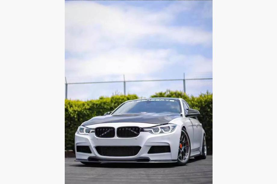 BMW 3-serien F30/F31 2012–2019 Frontläpp Lip V-Style (för F30 M-Sport, kolfiber) Foto 4