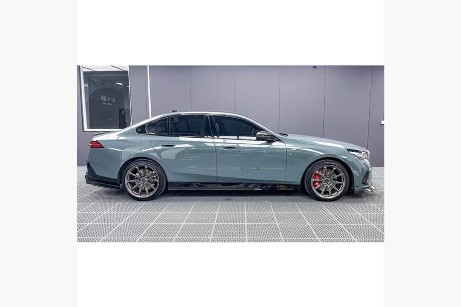 BMW 5/i5-serie G60/G60E/G61 2023– Tröskellister (för M-Sport, kolfiber) Foto 2