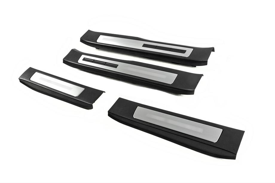 Toyota Land Cruiser 300 2021– Belysta instegslister (4 st) Foto 1