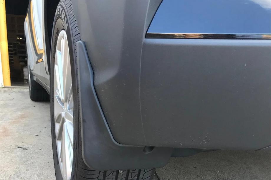 Hyundai Kona 2017–2023 Stänkskydd Premium (4 st, för bensinbilar) Image