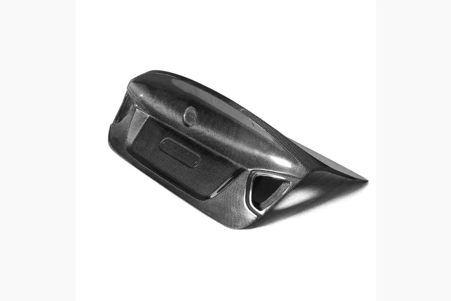 BMW 3-serie E90/E91 2005–2011 Bagagelucka (för E90, 2005-2008, Kolfiber) Image