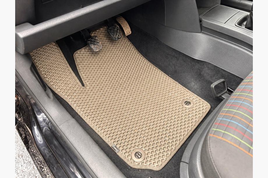 Volkswagen Polo 2001–2009 EVA-golvmattor (HB, 3/5-dörrars, beige) Image