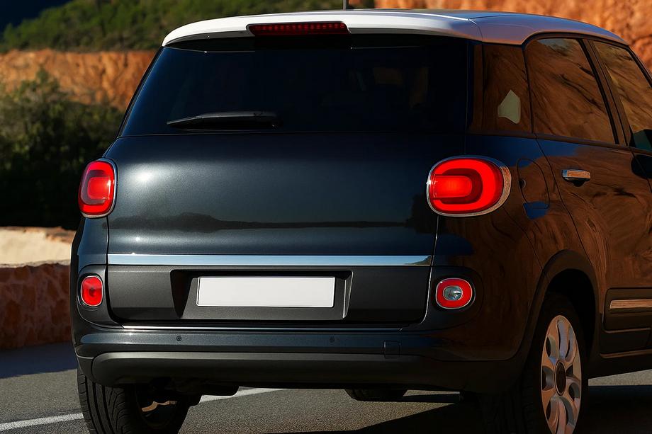 Fiat 500/500L 2013–2022 Kromlist till baklucka (rostfritt stål) Image