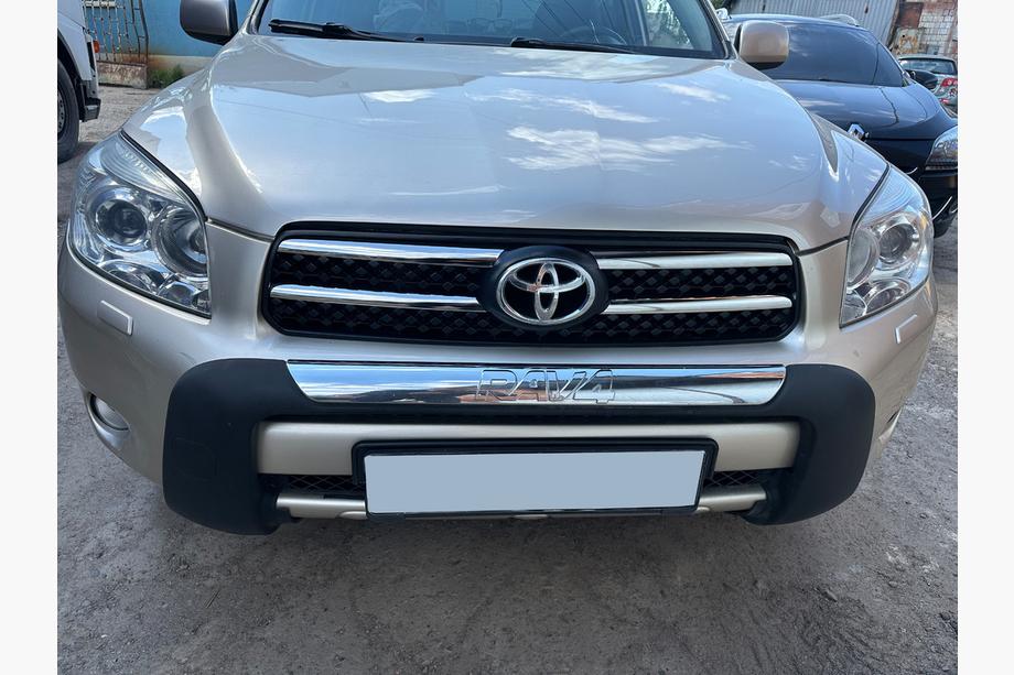 Toyota Rav 4 2006–2013 Kromlister till grill 2006-2010 (4 st, rostfritt stål) Foto 2