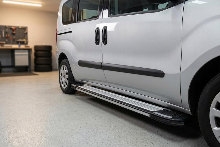Opel Combo 2012–2018 Sidosteg Rainbow (2 st, aluminium) Image