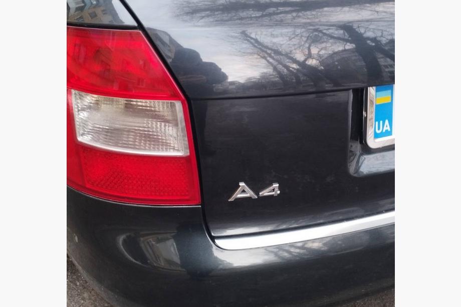 Audi A4 B6 2000–2004 A4-logotyp Foto 3