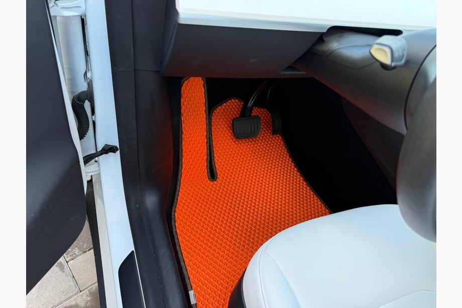 Tesla Model Y 2020– EVA-bilmattor (2020-2024, Orange) Image