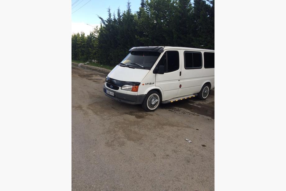 Ford Transit 1991–2000 Vindrutespoiler (svart blank, 5 mm) Foto 4