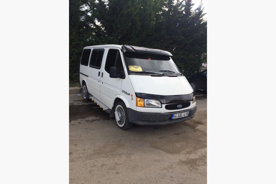 Ford Transit 1991–2000 Vindrutespoiler (svart blank, 5 mm) Foto 5