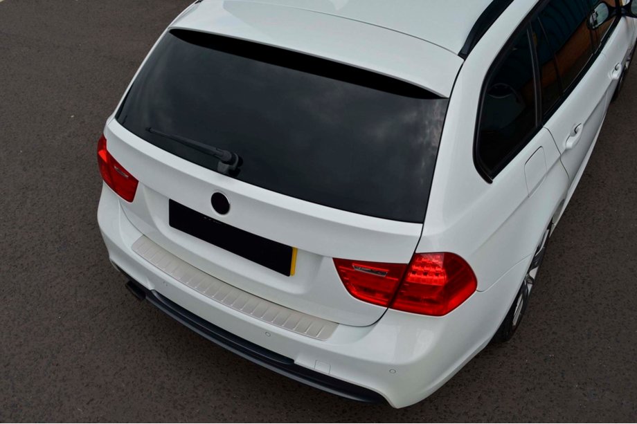 BMW 3-serie E90/E91 2005–2011 Rostfritt lastskydd för bakre stötfångare (2006-2008, SW, rostfritt) Image