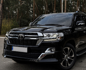 Toyota Land Cruiser 200 2007–2021 Frontläppspoiler 2016↗ (Executive 2021) Svart färg foto 2