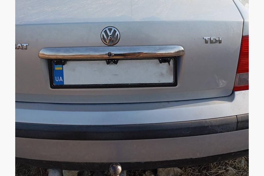 Volkswagen Passat B5 1997–2005 List ovanför registreringsskylten 1996-2001 (rostfritt) Foto 3