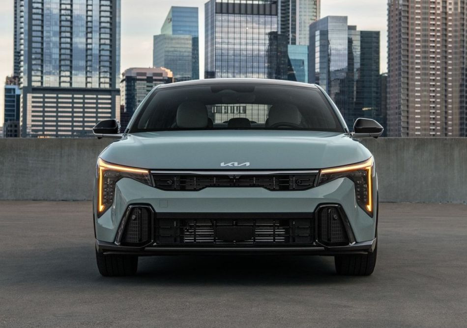 Test av Kia K4 i andra generationen: design, teknik och utrymme