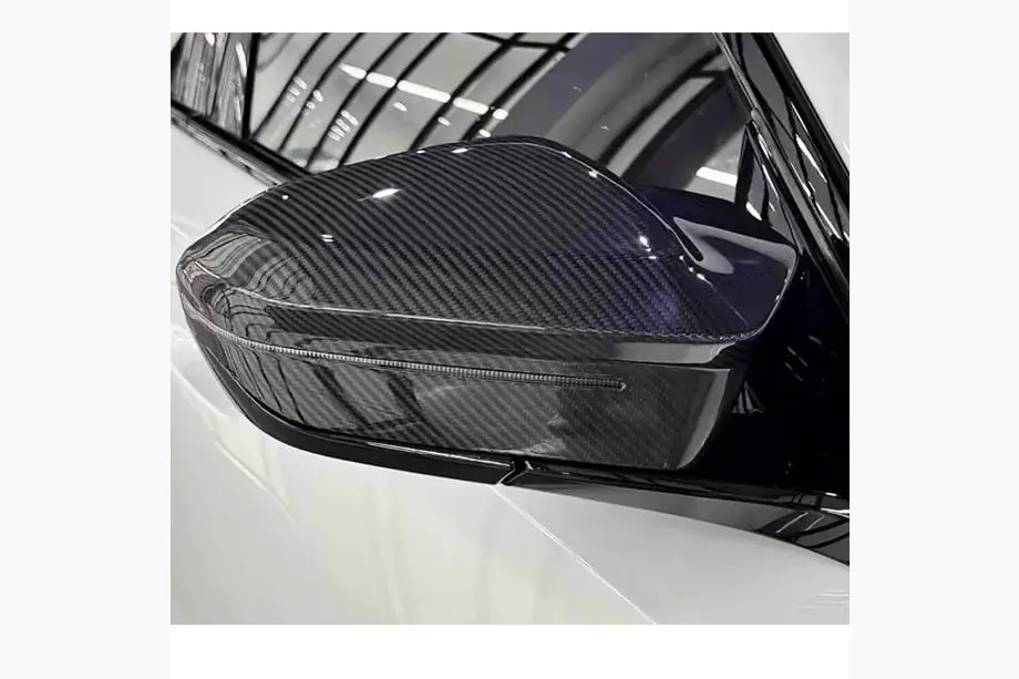 BMW 5/i5-serie G60/G60E/G61 2023– Spegelskåpor (Carbon) Image