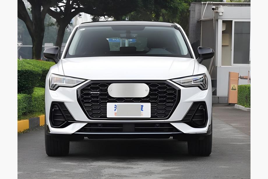 Audi Q3 2019–2025 Dimljusgaller med frontläpp (2 st, svart) Image