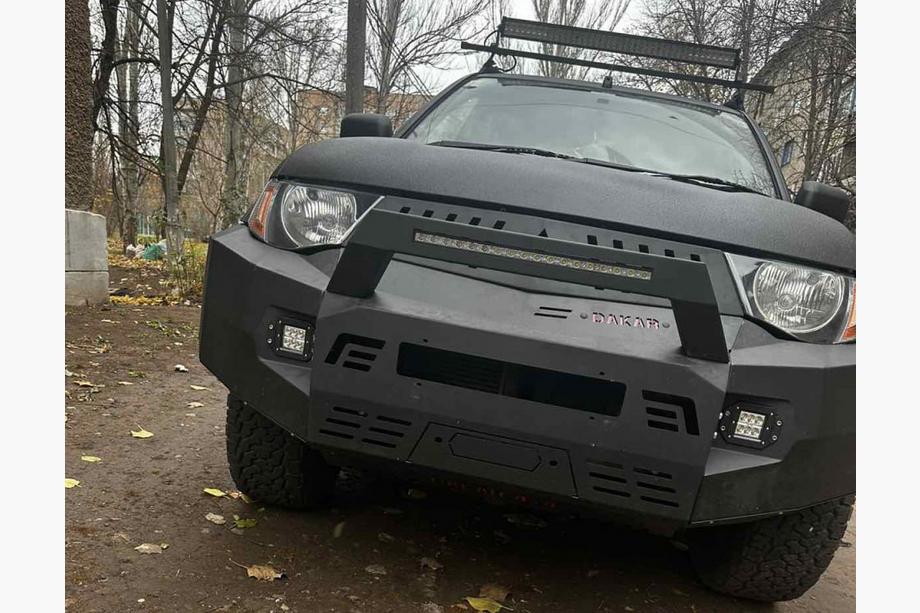 Mitsubishi L200 2006–2015 Dakar främre stötfångare (2006-2010) Image