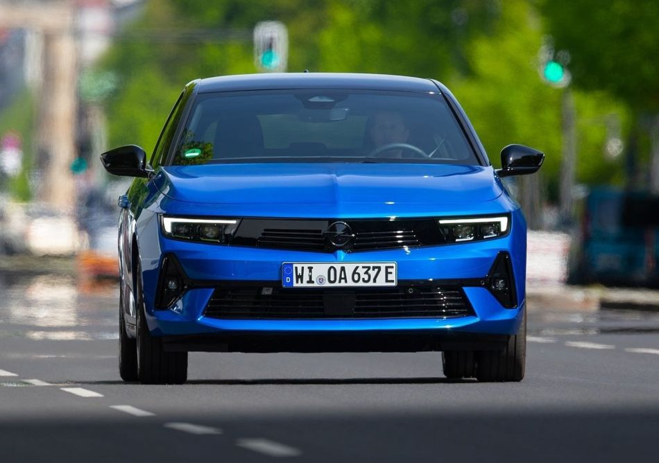 Opel Astra L Electric 2023: test av elbil