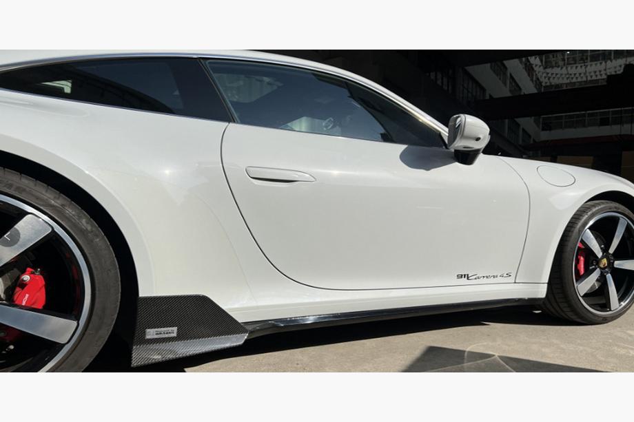 Porsche 911 (992) 2018– Sidokjolar Image
