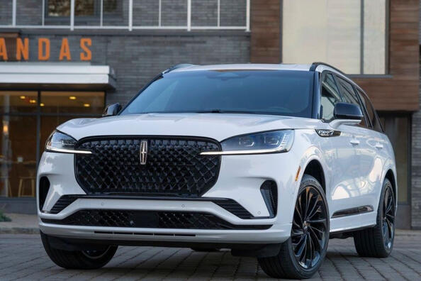 Uppdaterade Lincoln Aviator: specifikationer, utrustningsnivåer och design