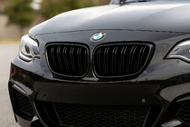 BMW 2-serien F22/F23 2014–2021 Njurgaller M-Look (svart högglans) foto 1