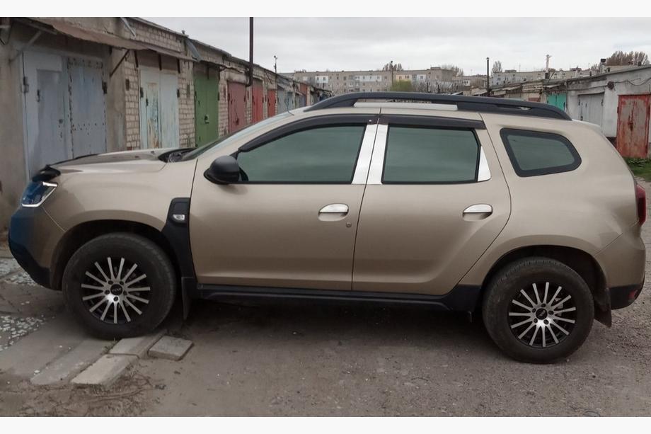 Dacia Duster 2008–2018 Dörrstolpslister (6 st, rostfritt) Image