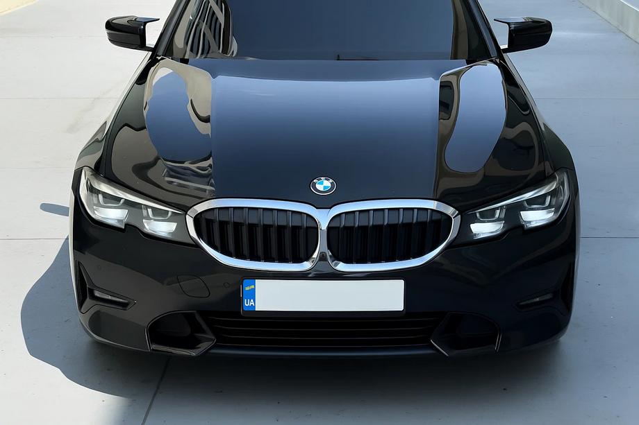 BMW 3-serien G20/G21 2018– Njurgrillar 1 Bar (2018-2022, svart högglans med kromlist) Foto 1