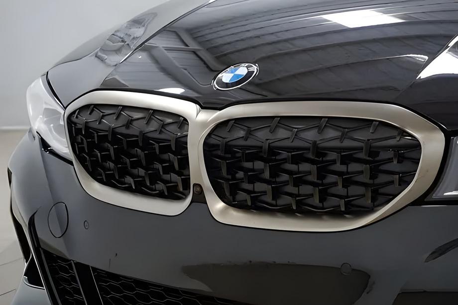 BMW 3-serien G20/G21 2018– Njurgrill Diamond Black (2018-2022, kromlist) Image