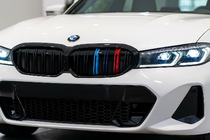 BMW 3-serien G20/G21 2018– Njurgrill M-Look (2022+, M-Color) foto 1